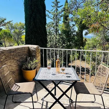 Des Collines Hotel